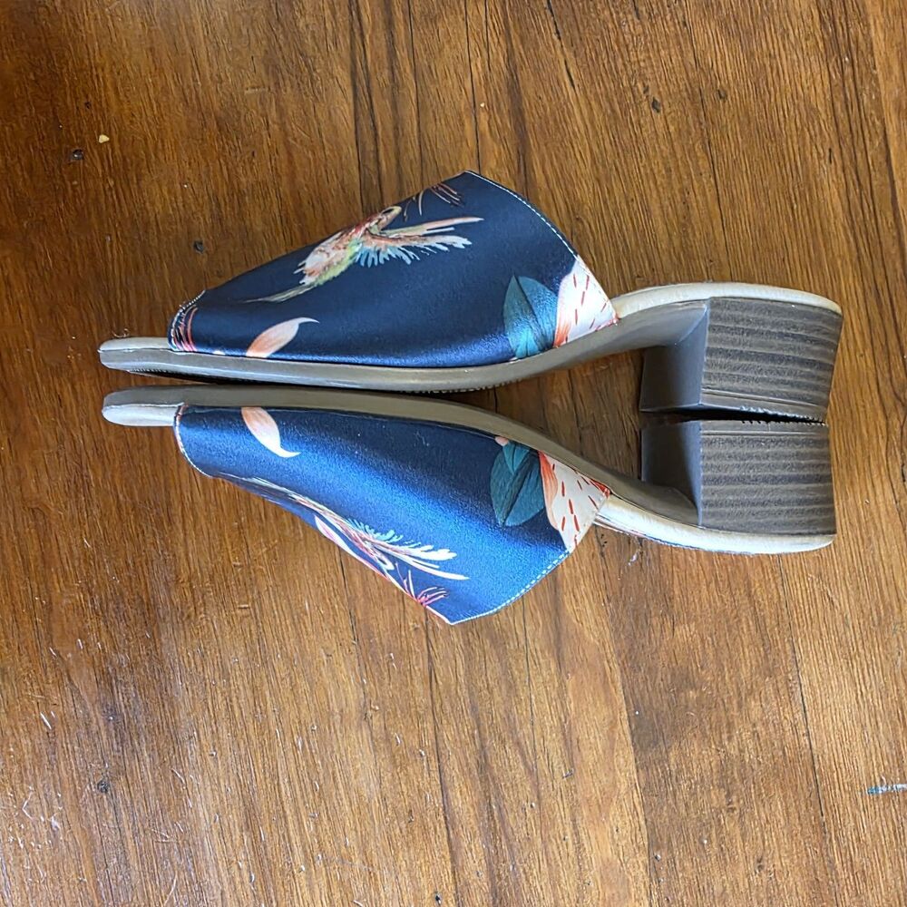 CHULA Moda Consciente mules Size 7.5 Navy Satin hummingbird floral print Mexico - Picture 3 of 7